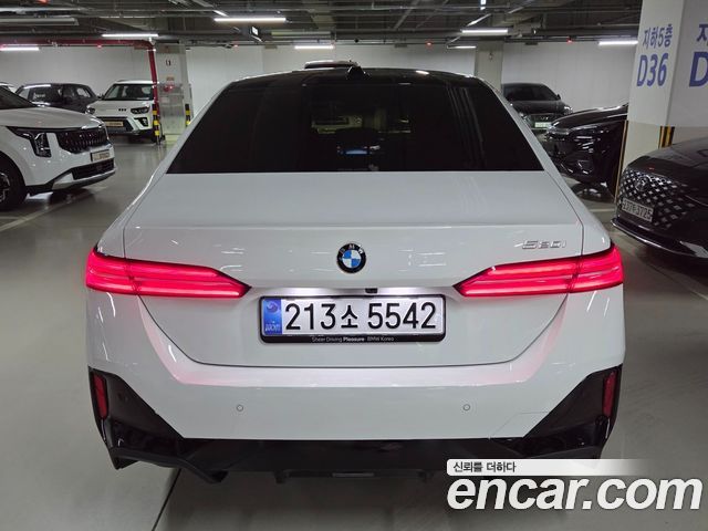 BMW 5-Series 520i M Sport — пробег 1 450 км — фото 4 из 5