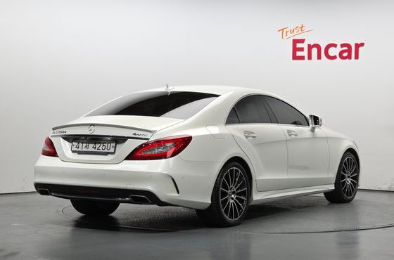 Mercedes-Benz CLS-Class CLS250 d 4MATIC AMG Line — пробег 76 641 км — фото 2 из 5