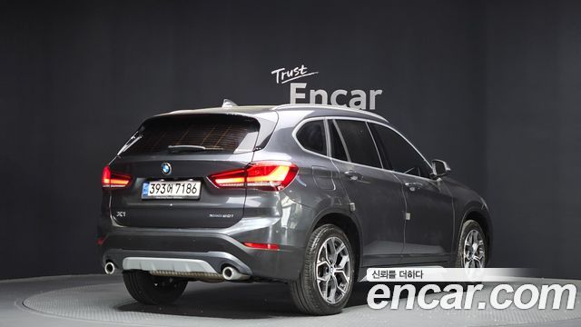 BMW X1 xDrive 20i xLine — пробег 27 401 км — фото 2 из 5
