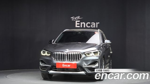 BMW X1 xDrive 20i xLine — пробег 27 401 км — фото 3 из 5