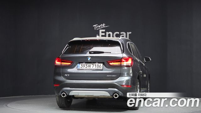 BMW X1 xDrive 20i xLine — пробег 27 401 км — фото 4 из 5