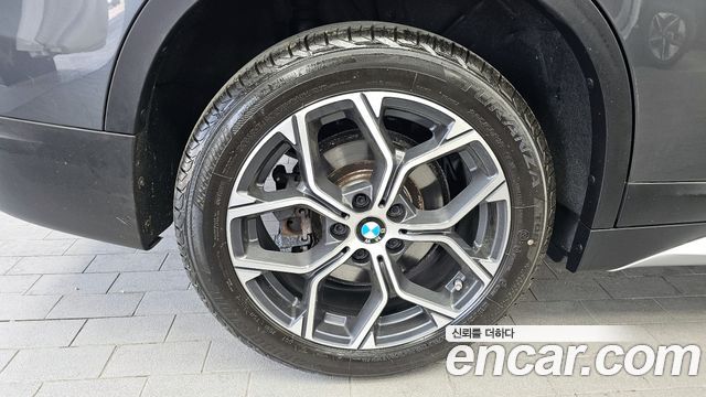 BMW X1 xDrive 20i xLine — пробег 27 401 км — фото 5 из 5