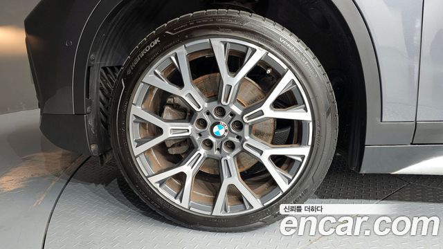 BMW X1 xDrive 20i xLine — пробег 80 750 км — фото 5 из 5