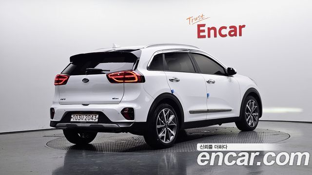 Kia Niro 1.6 HEV Noblesse Special — пробег 126 890 км — фото 2 из 5