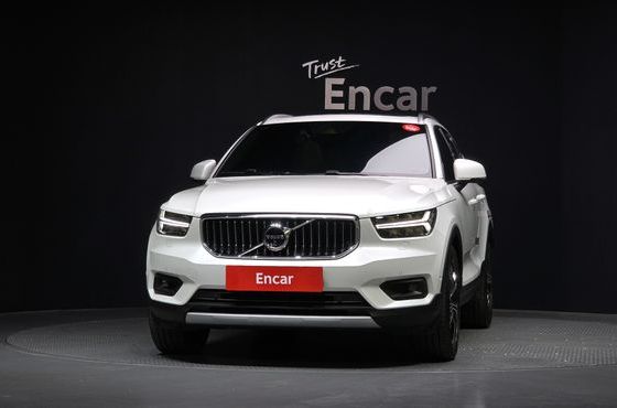 Volvo XC40 T4 Inscription — пробег 56 631 км — фото 3 из 5