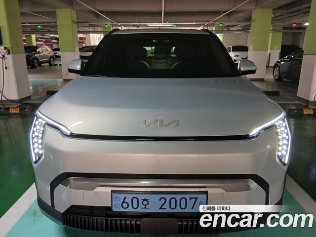Kia EV3 Long Range 2WD Earth — пробег 1 023 км — фото 1 из 5