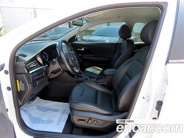 Kia Niro 1.6 HEV Prestige — пробег 37 417 км — фото 5 из 5