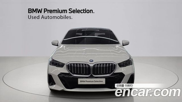 BMW 5-Series 530e M Sport — пробег 10 501 км — фото 3 из 5