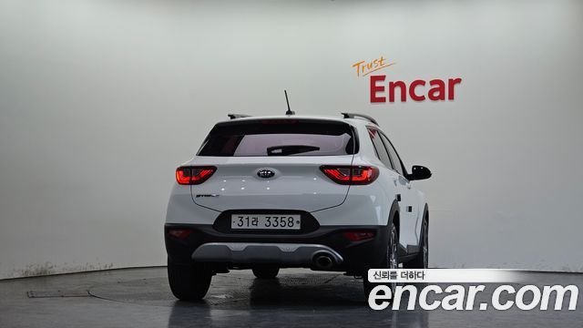 Kia Stonic из Кореи Encar