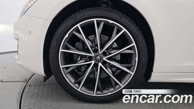 Maserati Ghibli из Кореи Encar