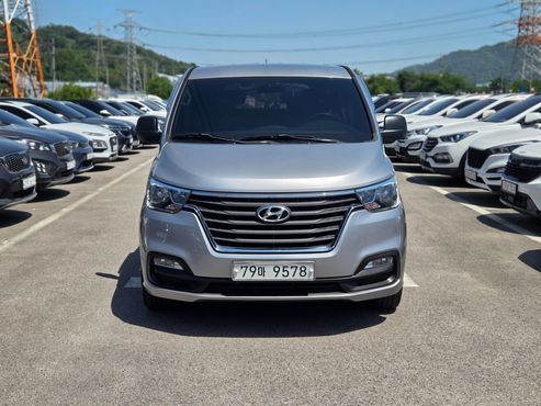 Hyundai Starex Wagon 12-Seater Smart — пробег 98 000 км — фото 3 из 5