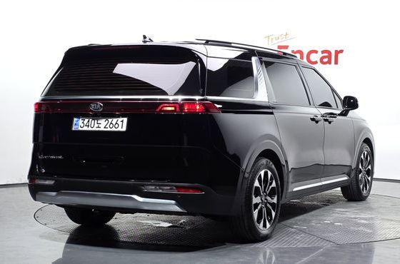 Kia Carnival 9-Seater Signature — пробег 82 909 км — фото 2 из 5