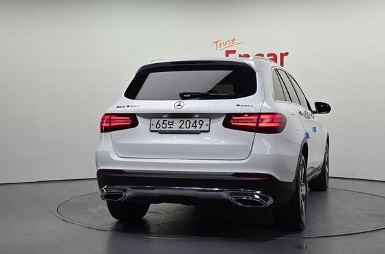 Mercedes-Benz GLC-Class GLC220 d 4MATIC Premium — пробег 73 895 км — фото 4 из 5