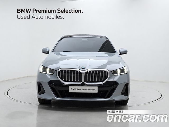 BMW 5-Series 520i M Sport — пробег 9 996 км — фото 3 из 5