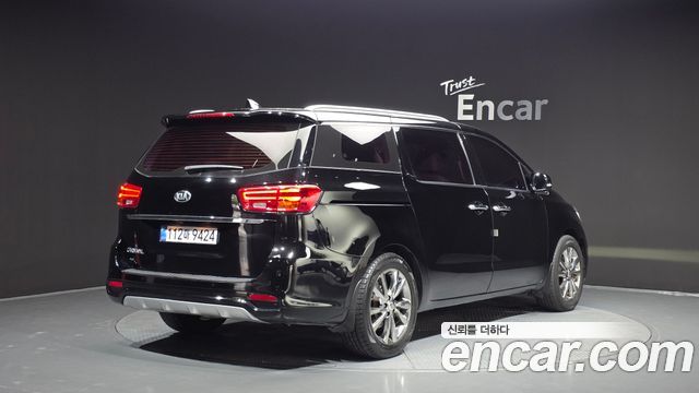 Kia Carnival из Кореи Encar
