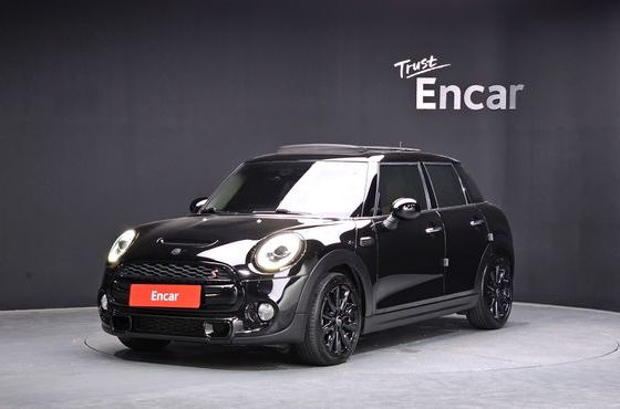 Mini Cooper 5Door Standard 3rd — пробег 81 536 км — фото 1 из 5