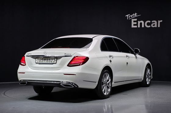 Mercedes-Benz E-Class E220d 4MATIC Exclusive — пробег 93 092 км — фото 2 из 5