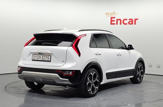 Kia Niro Signature — пробег 67 986 км — фото 2 из 5