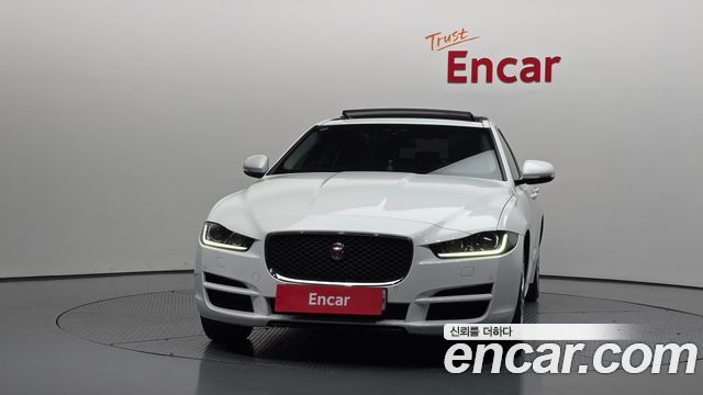Jaguar XE 20d Perstige AWD — пробег 83 914 км — фото 3 из 5