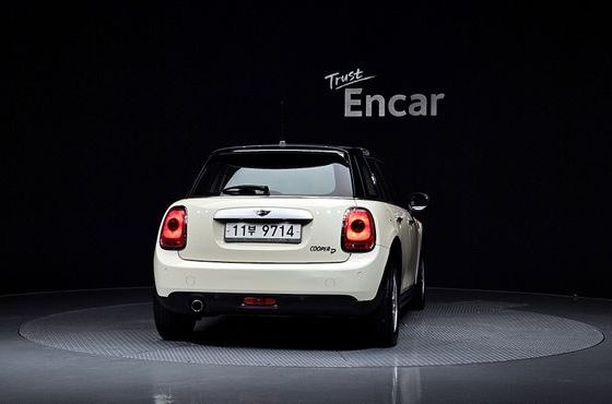 Mini Cooper 5Door Standard 3rd — пробег 99 396 км — фото 4 из 5