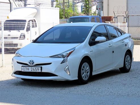 Toyota Prius 1.8 E — пробег 179 125 км — фото 2 из 5