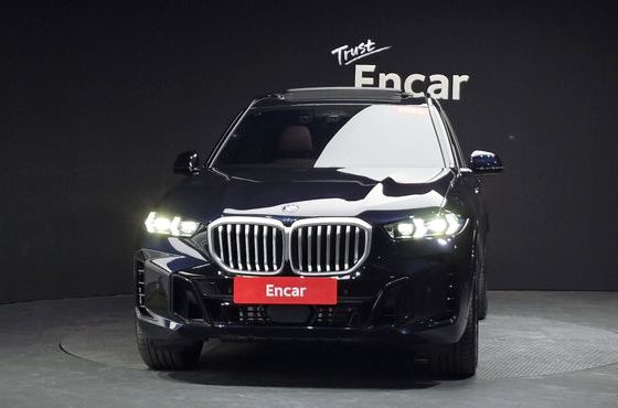 BMW X5 xDrive 40i M Sport — пробег 5 009 км — фото 3 из 5