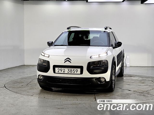 Citroen-DS C4 CACTUS 1.6 BlueHDi Shine — пробег 96 531 км — фото 2 из 5