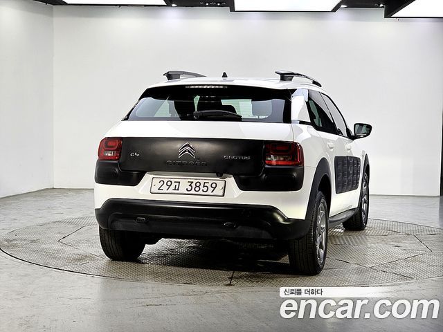 Citroen-DS C4 CACTUS 1.6 BlueHDi Shine — пробег 96 531 км — фото 4 из 5