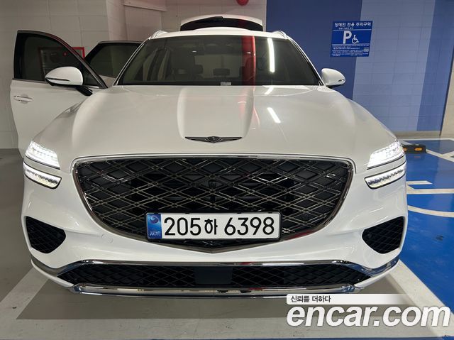 Genesis GV70 2.5T Gasoline 2WD — пробег 8 997 км — фото 1 из 5