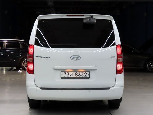 Hyundai Starex 12-Seater Wagon CVX Premium — пробег 98 834 км — фото 4 из 5