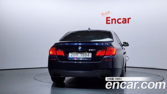 BMW 5-Series 550i xDrive — пробег 72 840 км — фото 4 из 5