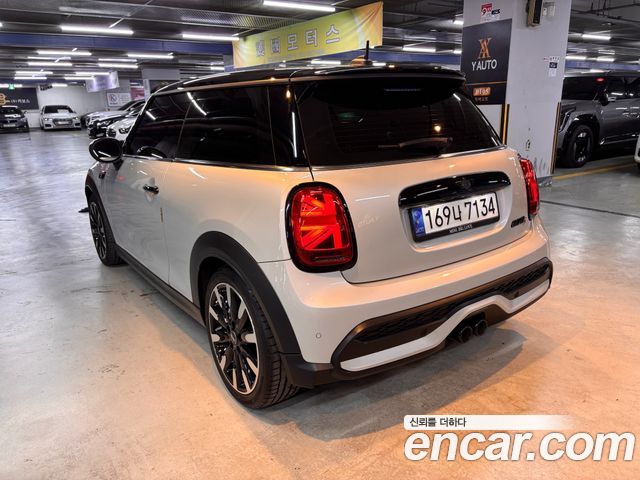 Mini Cooper Classic Launch Pack Third Generation — пробег 34 000 км — фото 2 из 5