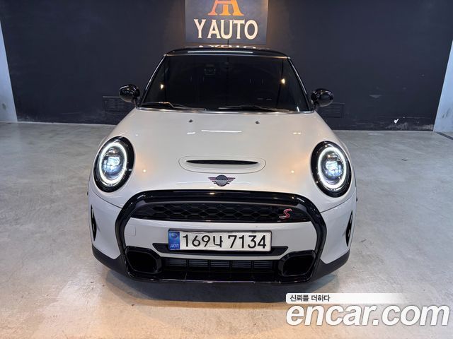 Mini Cooper Classic Launch Pack Third Generation — пробег 34 000 км — фото 3 из 5