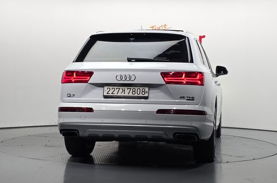Audi Q7 45 TFSI Quattro — пробег 121 268 км — фото 4 из 5