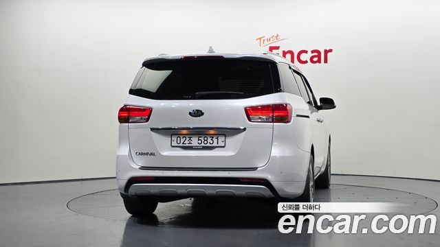 Kia Carnival из Кореи Encar