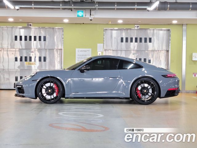 Porsche 911 Carrera 4 GTS — пробег 5 800 км — фото 2 из 5