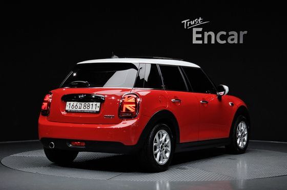 Mini Cooper 5Door HIGH 3rd — пробег 104 441 км — фото 2 из 5