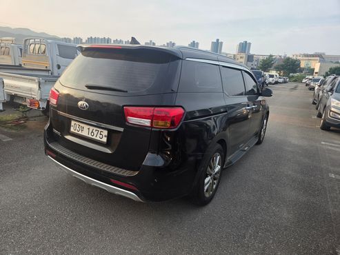 Kia Carnival 9-seater Prestige — пробег 110 000 км — фото 4 из 5