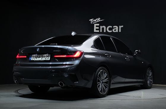 BMW 3-Series 320i M Sport — пробег 30 149 км — фото 2 из 5