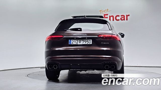 Maserati Grecale из Кореи Encar