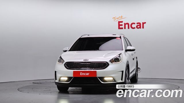Kia Niro Luxury — пробег 158 743 км — фото 3 из 5