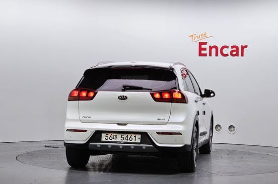 Kia Niro Luxury — пробег 158 743 км — фото 4 из 5