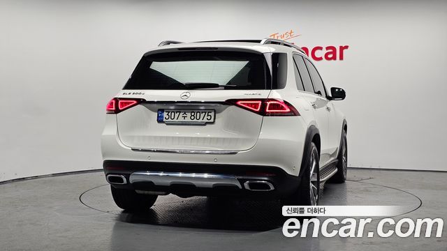 Mercedes-Benz GLE-Class GLE300d 4MATIC — пробег 34 039 км — фото 4 из 5