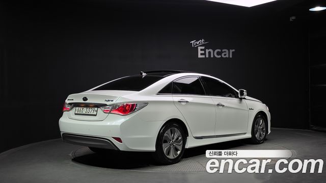Hyundai Sonata 2.0 Premium — пробег 157 497 км — фото 2 из 5