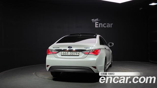 Hyundai Sonata 2.0 Premium — пробег 157 497 км — фото 4 из 5