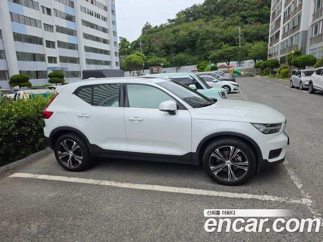 Volvo XC40 B4 Inscription — пробег 69 400 км — фото 2 из 5