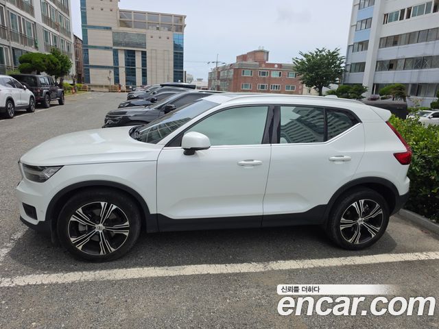 Volvo XC40 B4 Inscription — пробег 69 400 км — фото 3 из 5