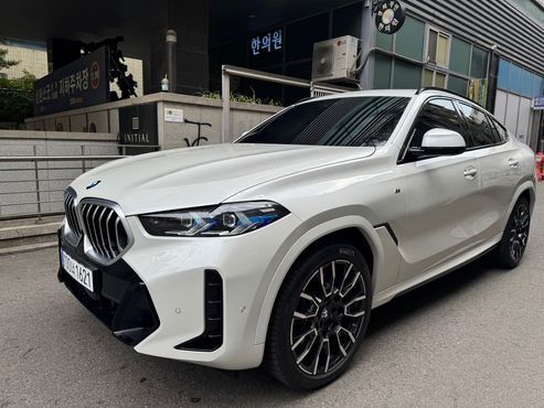 BMW X6 xDrive40i M Sport — пробег 4 300 км — фото 1 из 5