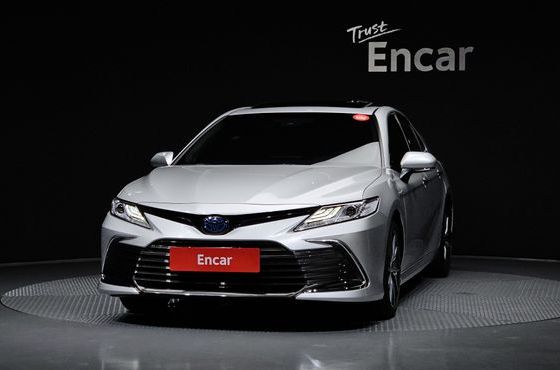 Toyota Camry 2.5 XLE Hybrid — пробег 23 878 км — фото 3 из 5