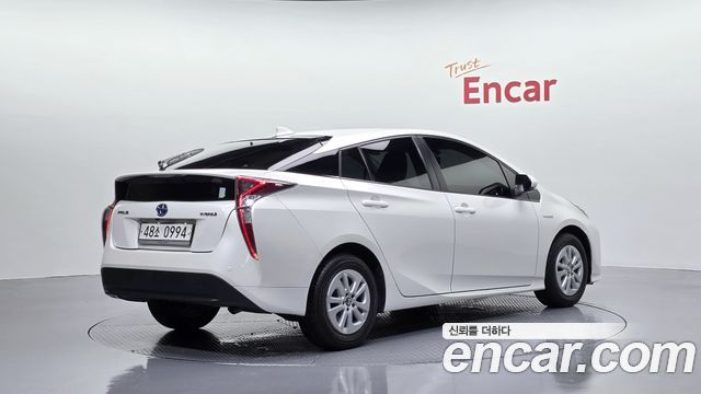 Toyota Prius 1.8 E — пробег 119 262 км — фото 2 из 5